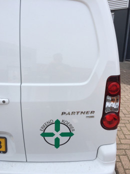 Erkend-Koerier-logo-op-bestelbus-260x347.jpg